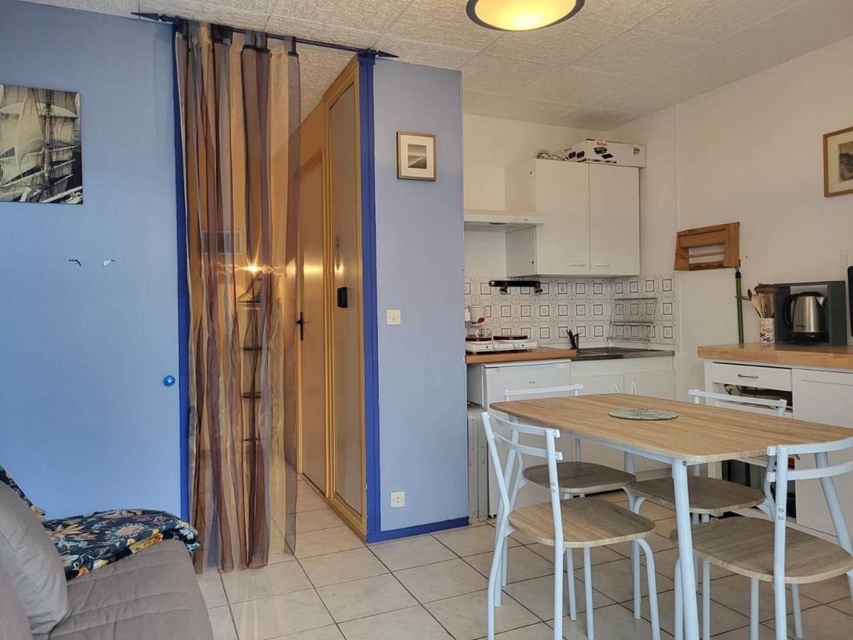 Studio Avec Terrasse, Parking Prive Et Acces Direct A La Plage - Fr-1-465-86 Merville-Franceville-Plage Exterior foto